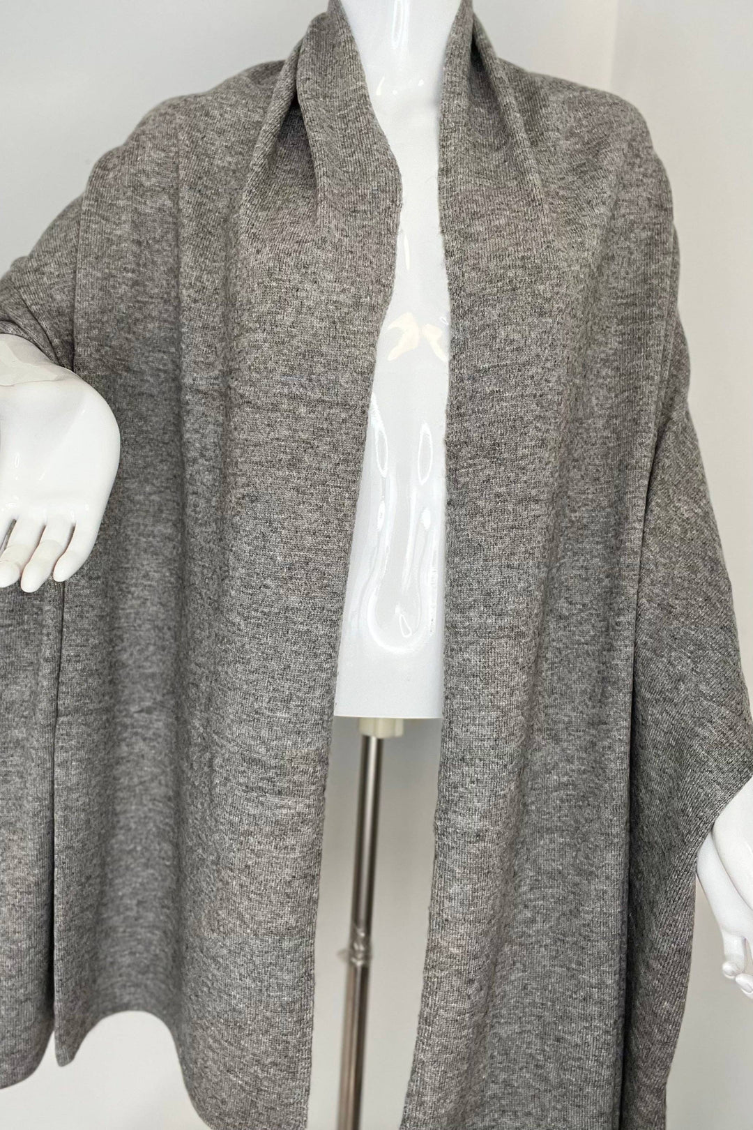 Cashmere Knitted Natural Medium Grey Wrap