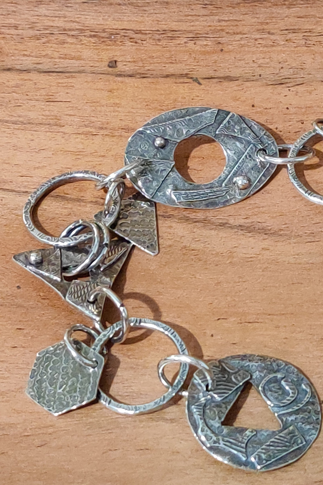 Reticulated Links