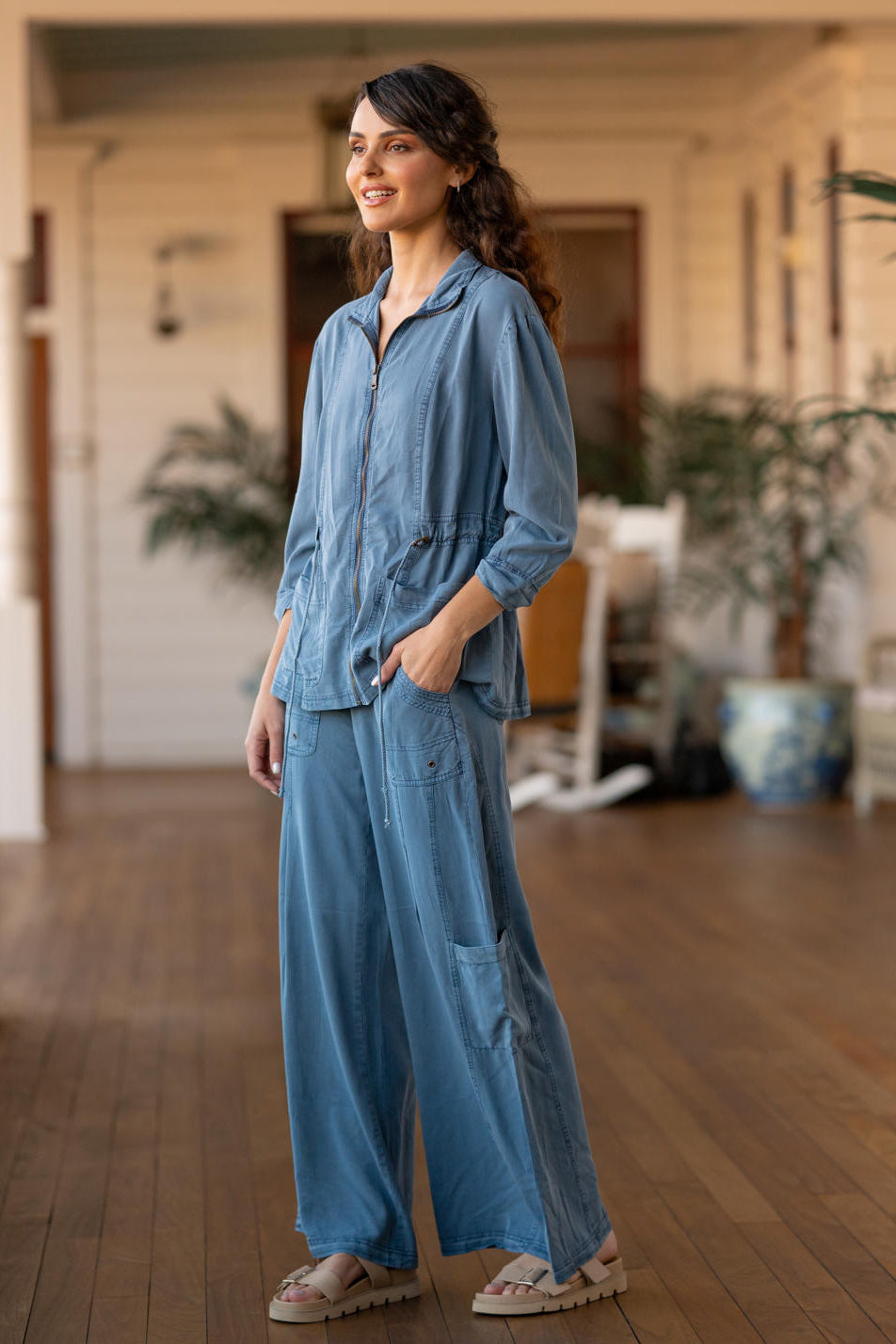 Tops: Sub Jackets