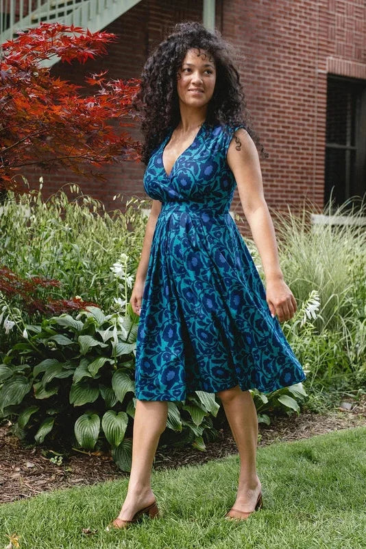 Dresses & Skirts Sub: Dresses