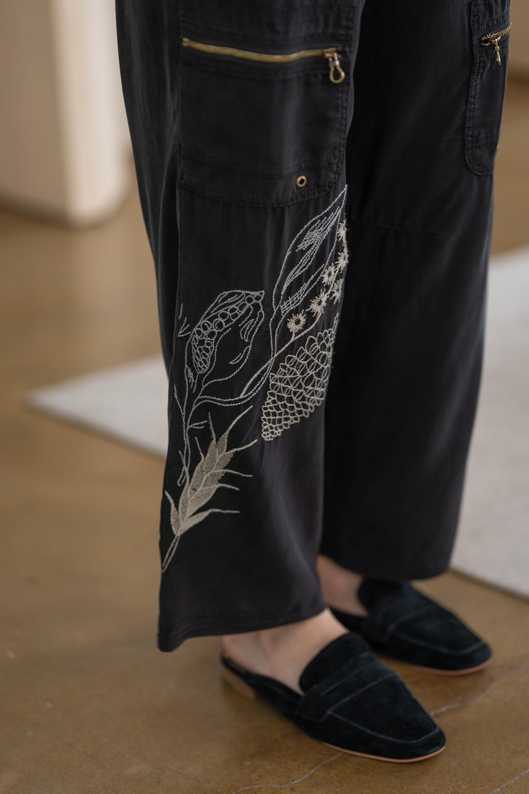Embroidered Odran Pant