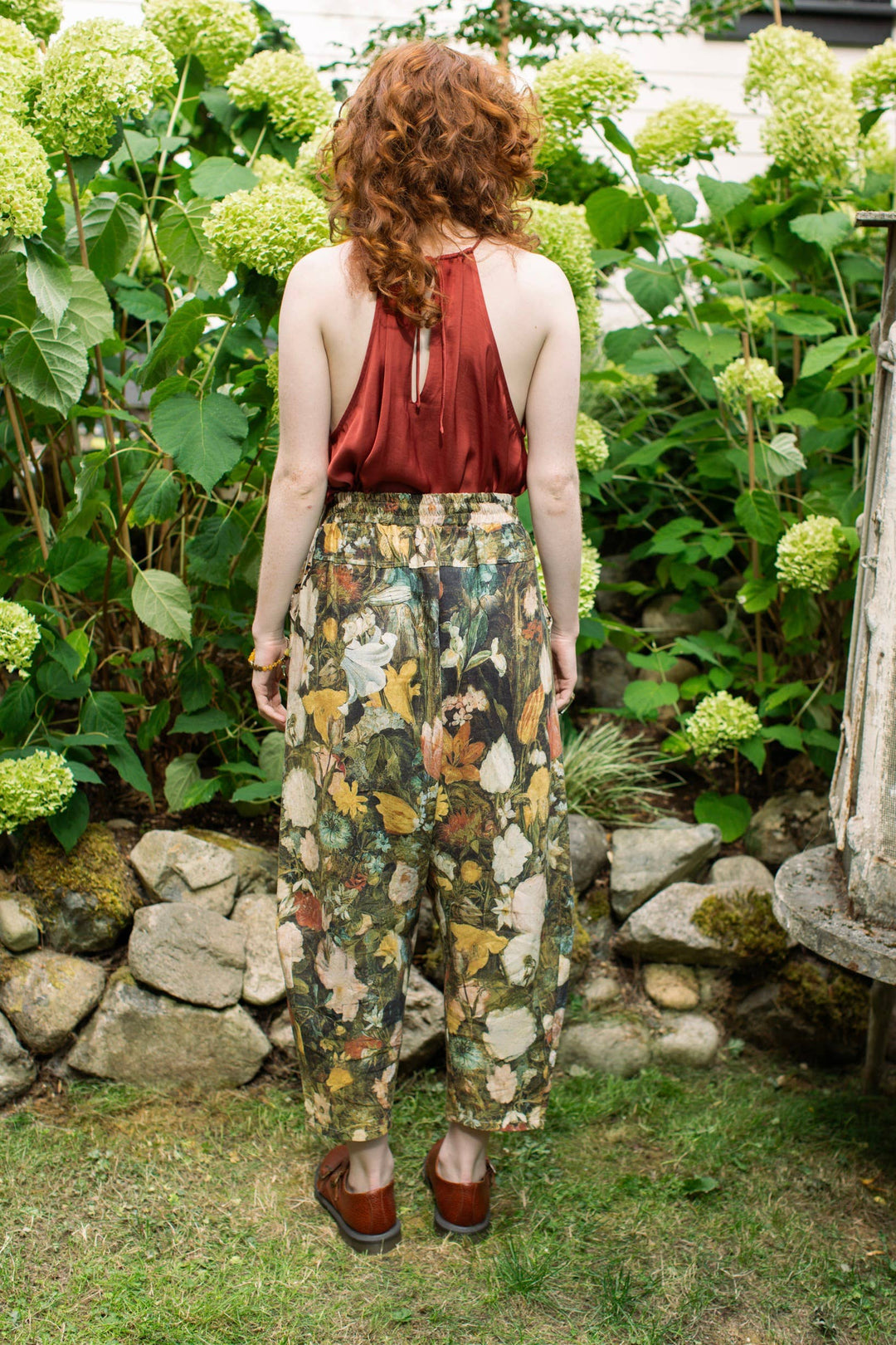 I Dream in Flowers Linen Cropped Artist Pants w/ Bees Floral