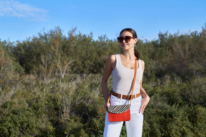 Beth Plain · Crossbody Bag