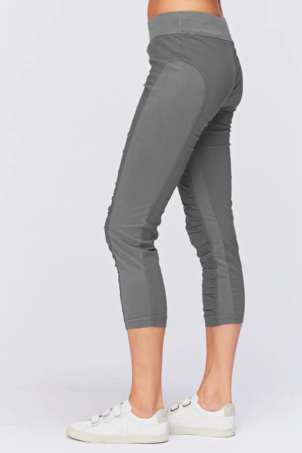 Jetter Crop Legging