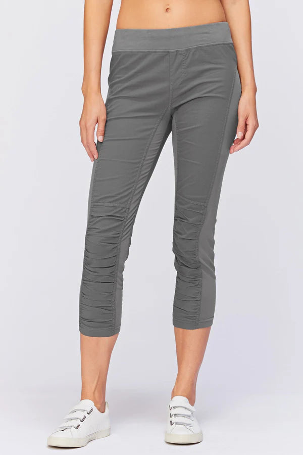 Jetter Crop Legging