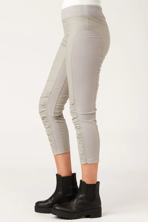 Jetter Crop Legging