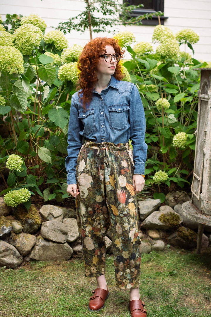 I Dream in Flowers Linen Cropped Artist Pants w/ Bees Floral