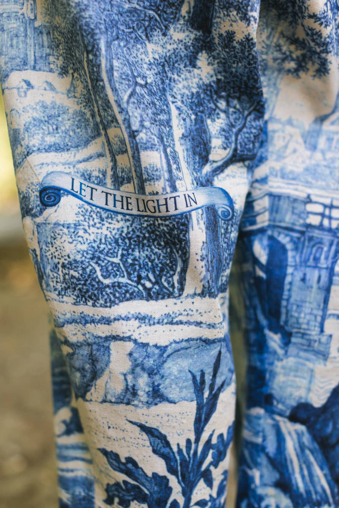Let The Light In Linen Cropped Artist Pant Blue Delft Print