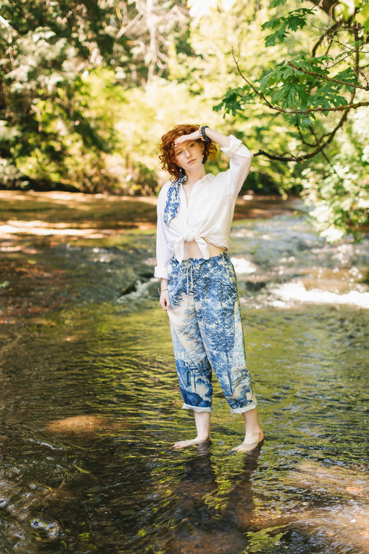 Let The Light In Linen Cropped Artist Pant Blue Delft Print
