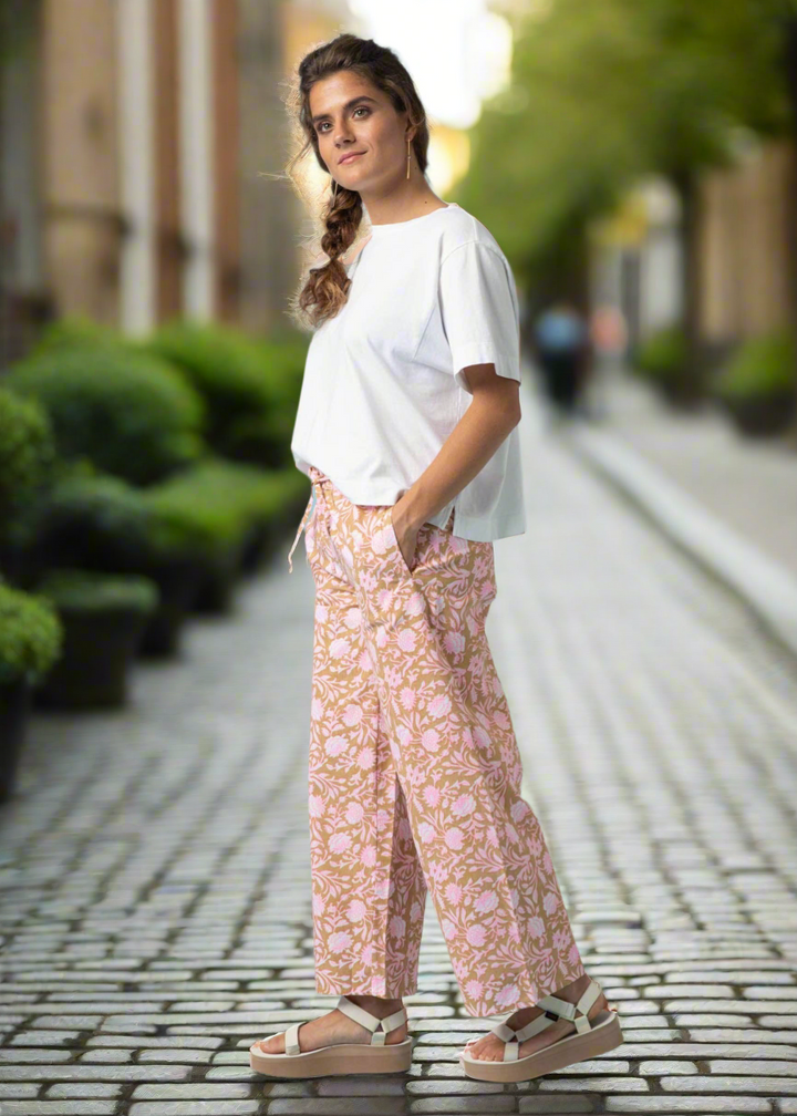 Shore Pant - Floral Escape in Baked Clay & Neon Pink