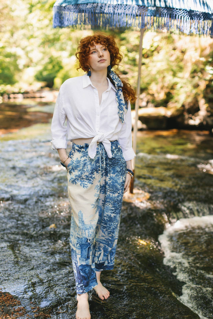 Let The Light In Linen Cropped Artist Pant Blue Delft Print