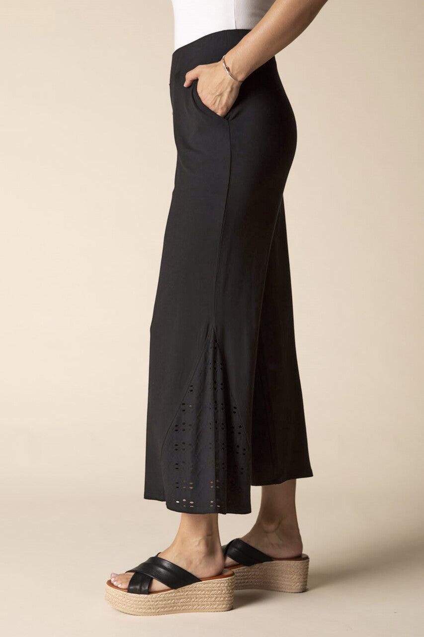 Eyelet Blooms Pant