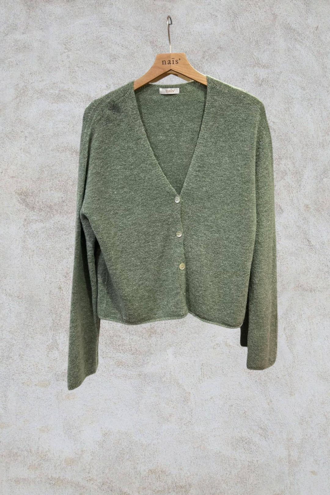 Short buttoned V-neck Cardigan in Alpaca and Wool