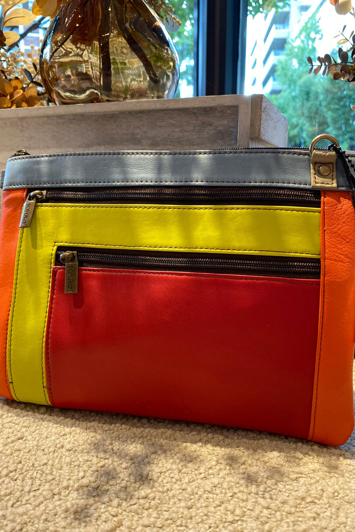 Truly Plain · Crossbody Bag