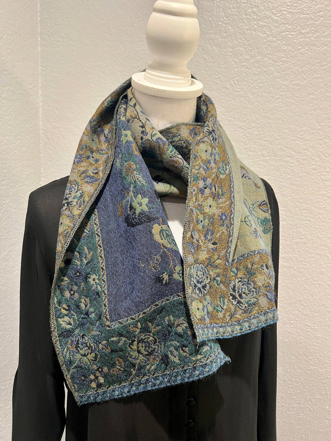 Neck scarf ~ Green Bird