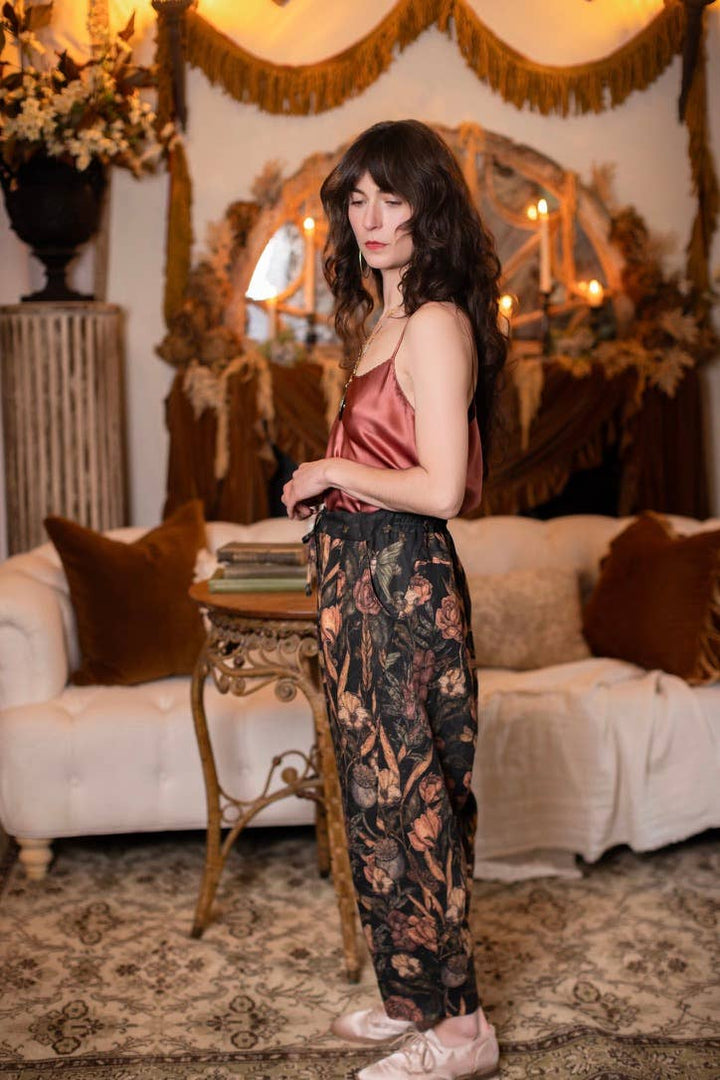 Momento Linen Crop Artist Pant w/ Floral Print & Skull