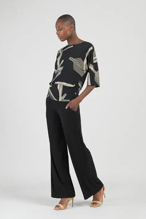 Linear Geo Print Soft Knit Top with Banded Hem