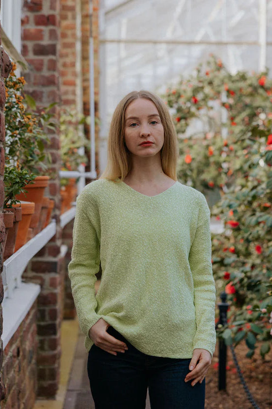 Avalin Ultimate Cotton Sweater – Seed Stitch V‑Neck