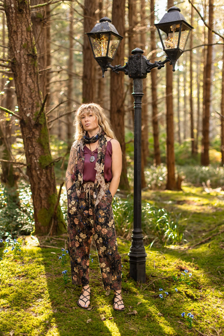 Lionheart Linen Crop Artist Pant w/ florals & Narnia print