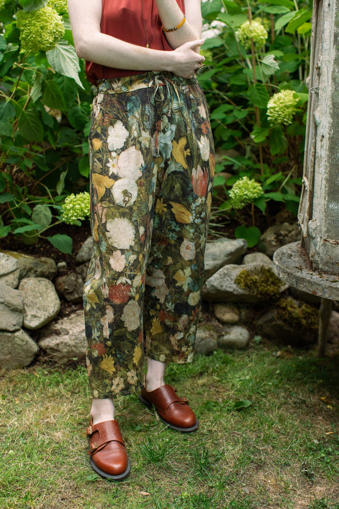 I Dream in Flowers Linen Cropped Artist Pants w/ Bees Floral