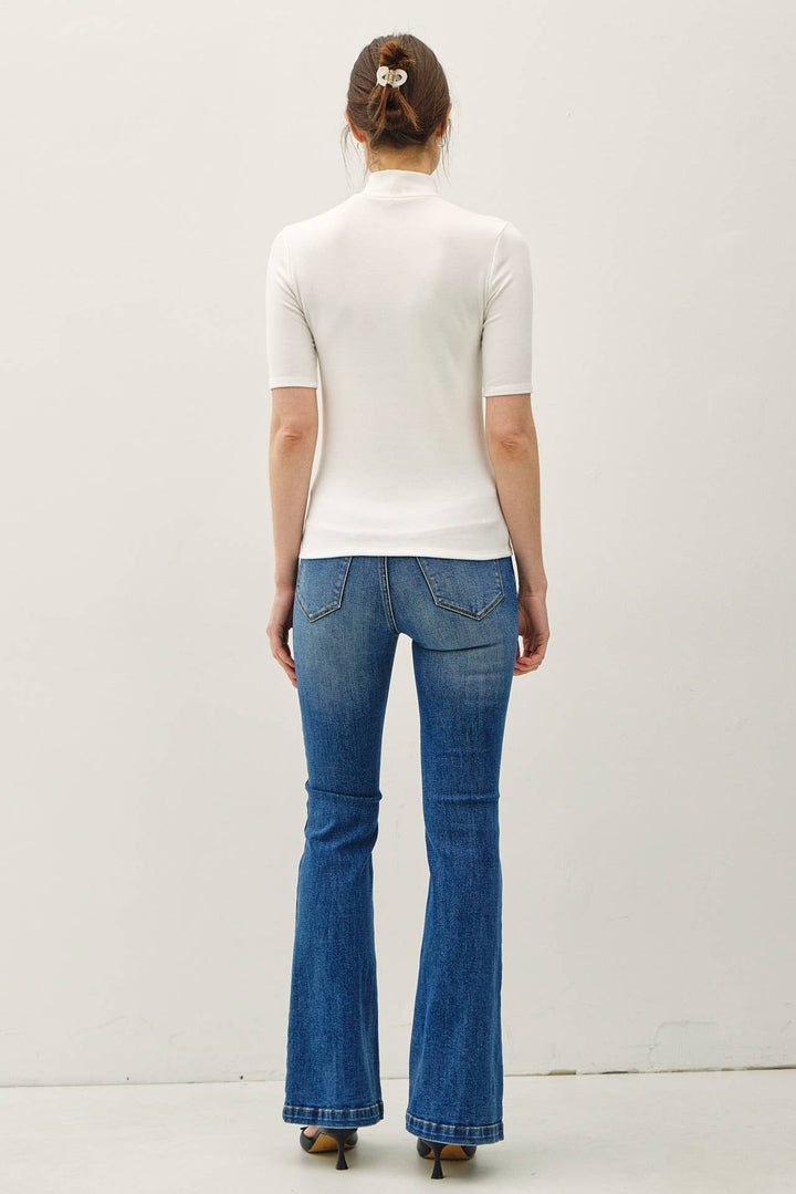 Short Sleeve Mockneck Knit Top