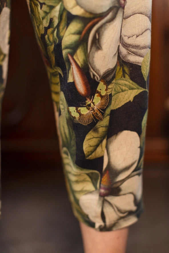 Fleur De Lune Linen Cropped Artist Pant w/ Boho Floral Print