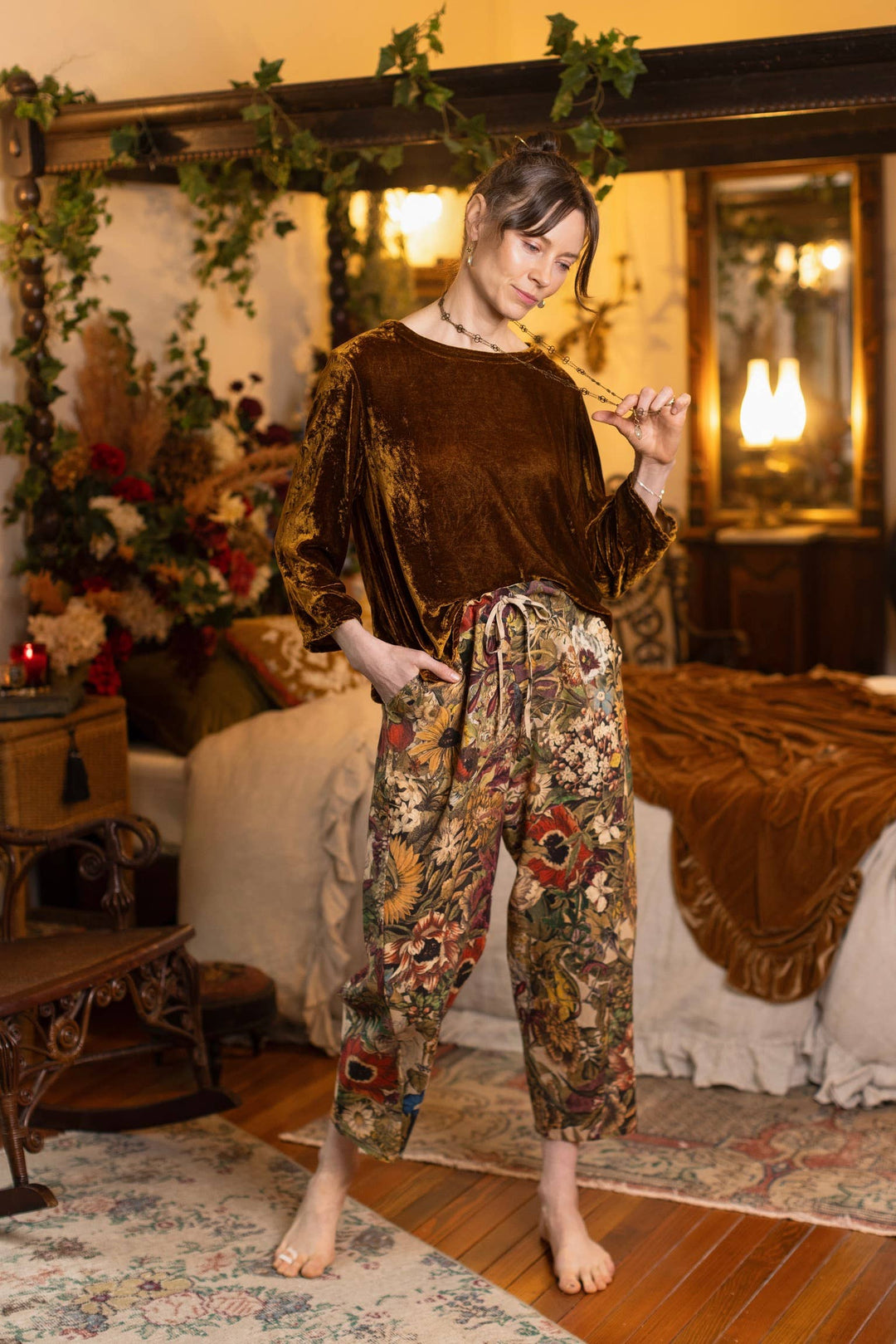 Golden Hour Linen Cropped Artist Pant w/ Floral Print