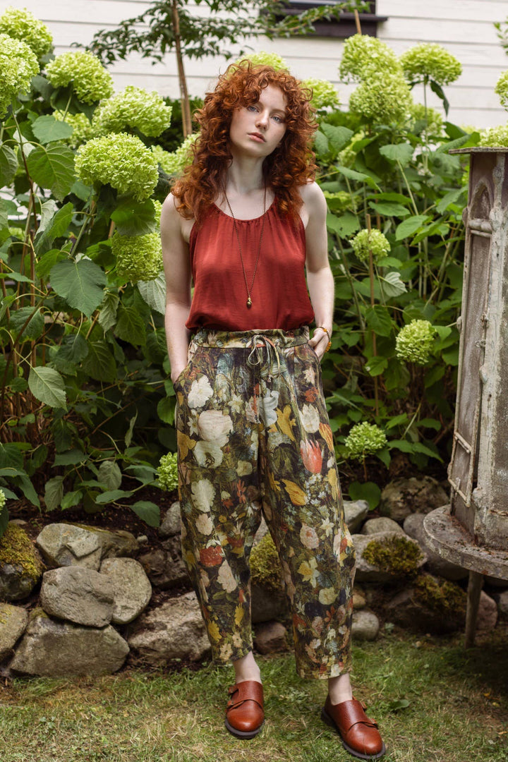 I Dream in Flowers Linen Cropped Artist Pants w/ Bees Floral