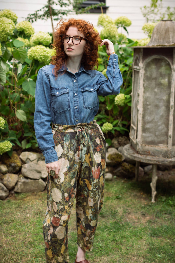 I Dream in Flowers Linen Cropped Artist Pants w/ Bees Floral