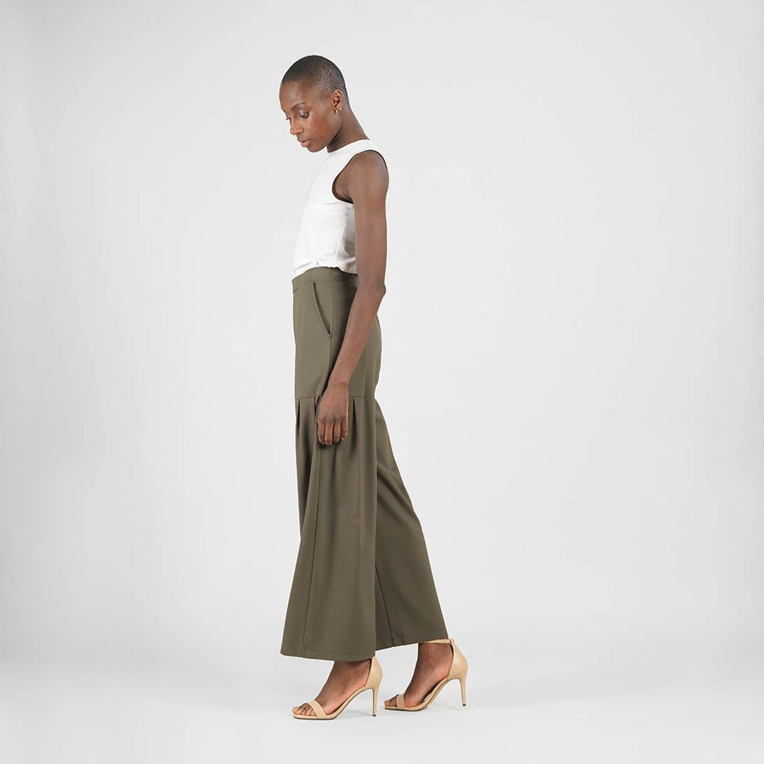 Rayon-Ponte Knit - Pleated Wide Leg Pocket Pant