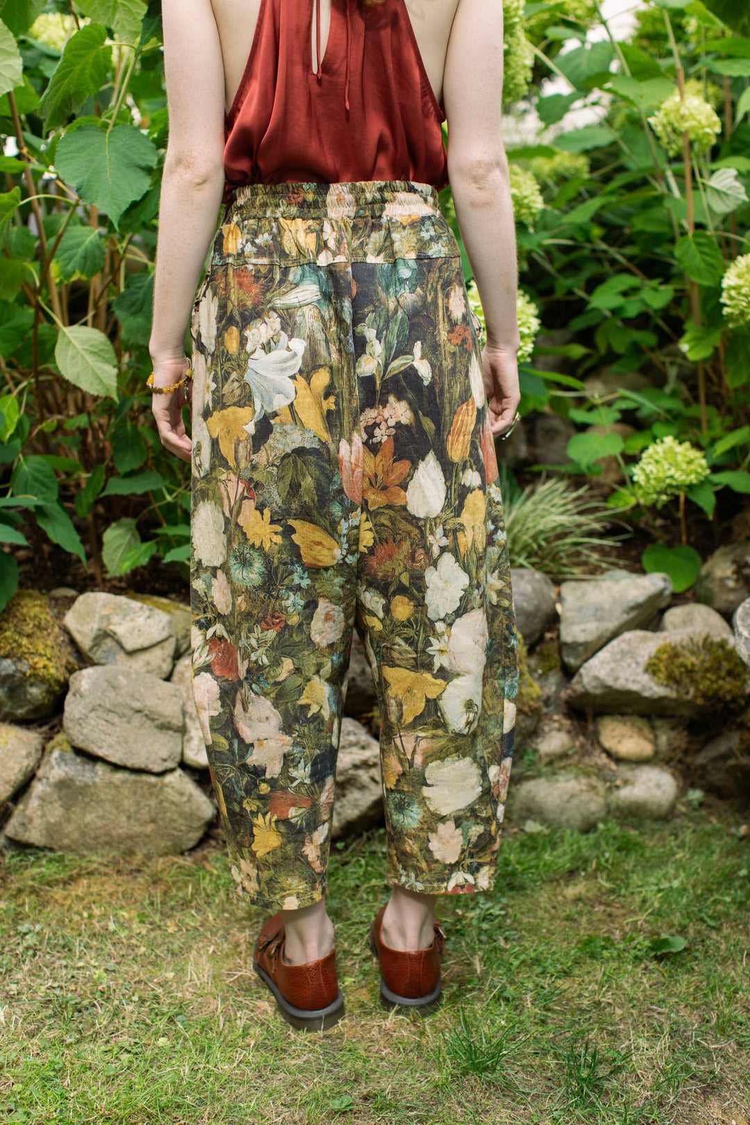 I Dream in Flowers Linen Cropped Artist Pants w/ Bees Floral