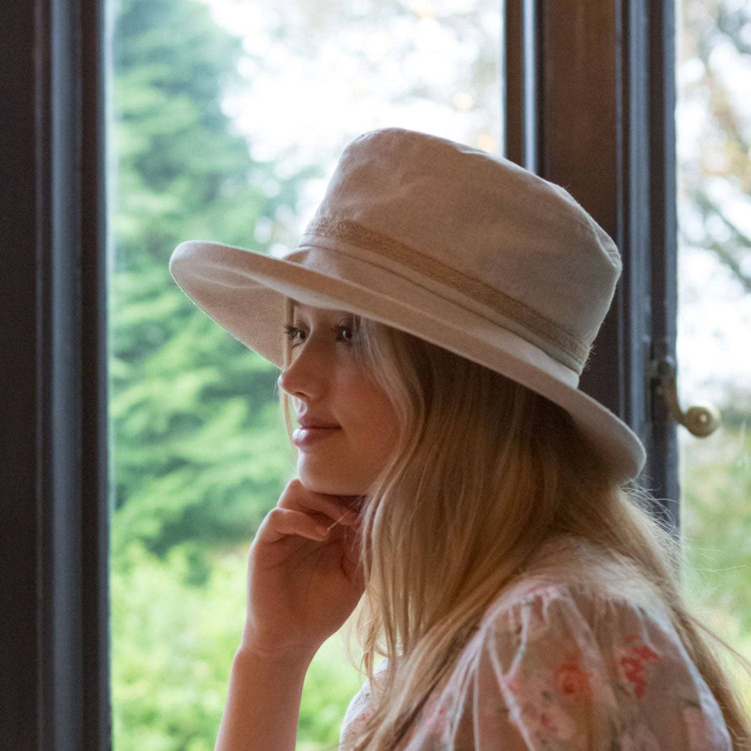 Natural Linen Hat with Boned Brim and Hessian Band