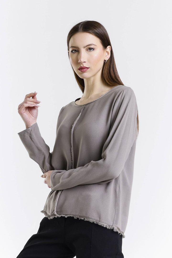 Rain Crepe Center Fringe Blouse