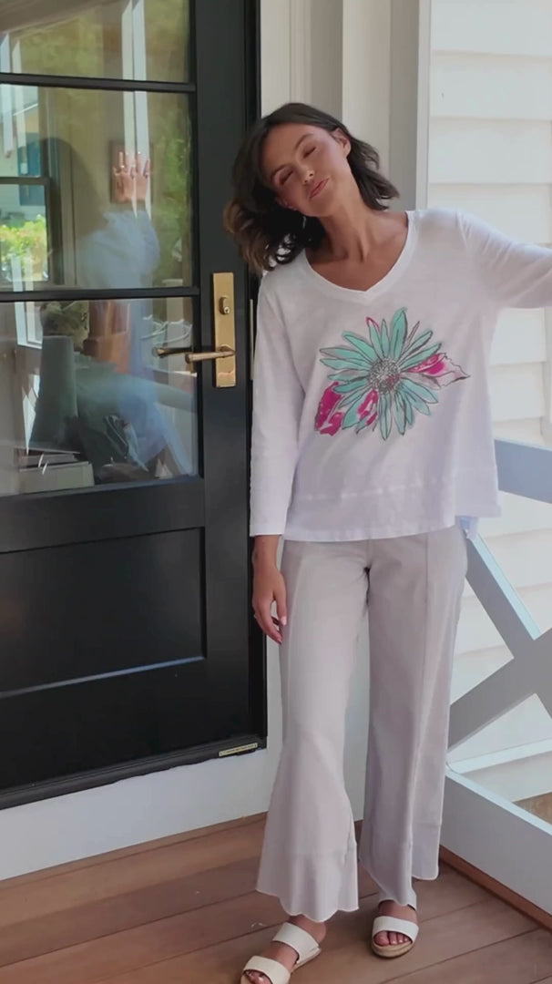 Destination Sunflower Easy V Tee