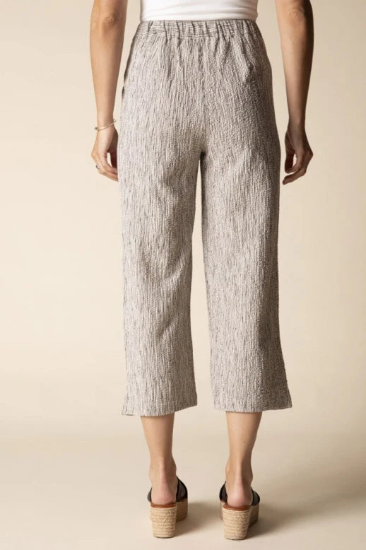 Crinkle Crepe Stripe Pleat Button Capri