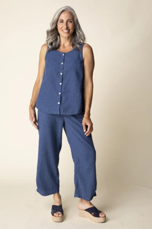 Linen Solid Pleat Back Button Tank