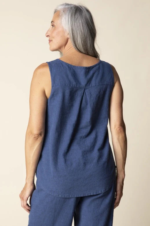 Linen Solid Pleat Back Button Tank