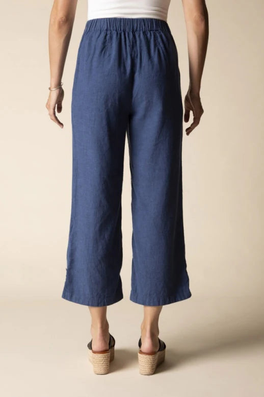 Linen Solid Pleat Button Capri