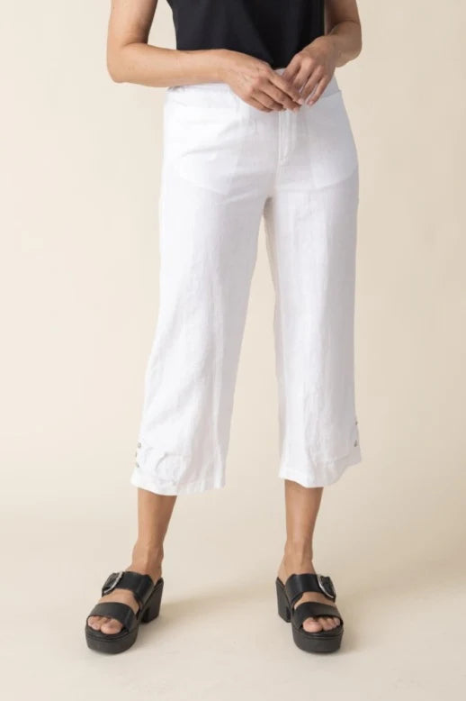 Linen Solid Pleat Button Capri