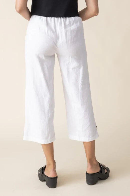 Linen Solid Pleat Button Capri
